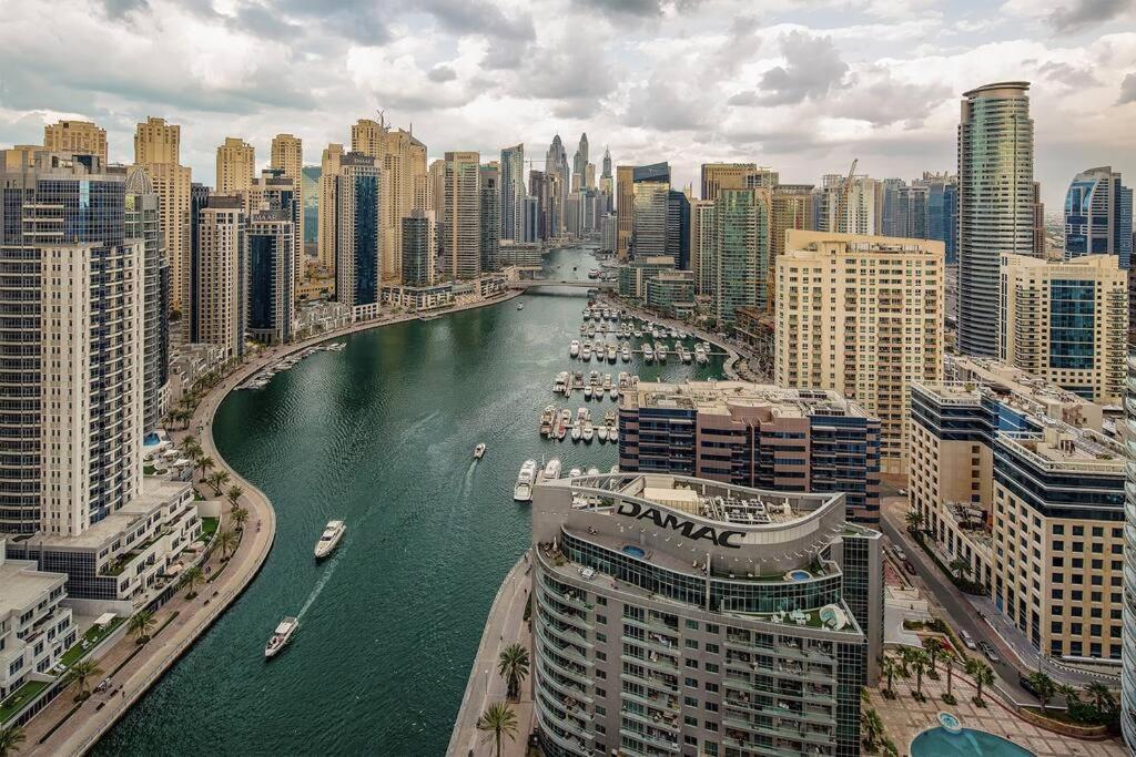 La Buena Vida Holiday Homes: Beachfront Luxury in JBR Dubai Exterior photo
