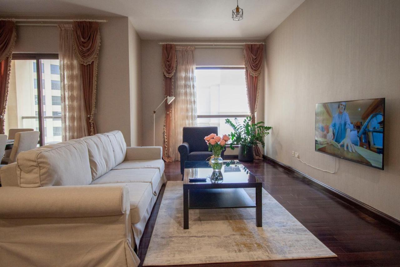 La Buena Vida Holiday Homes: Beachfront Luxury in JBR Dubai Exterior photo